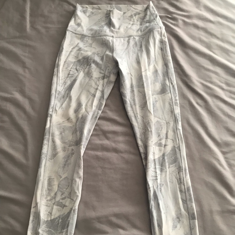 Lululemon white patterned leggings